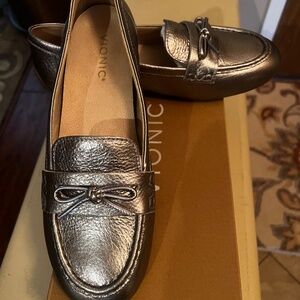 VIONIC Taryn Driving Loafers -BRAND NEW IN BOX- Sz 10
